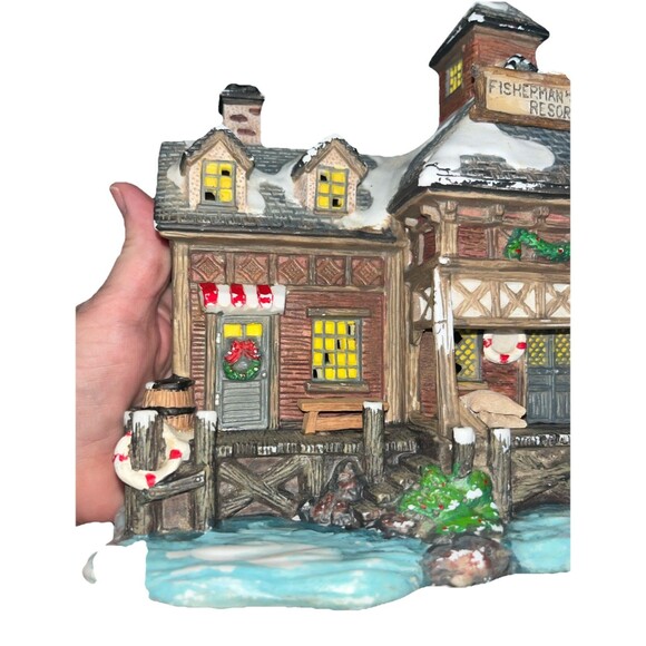2004 Christmas Village Fisherman’s Nook Resort Light Up House - Picture 8 of 8